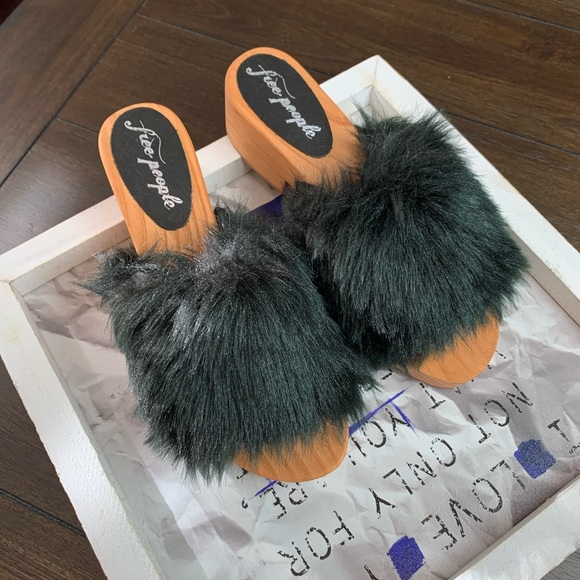 FREE PEOPLE Faux Fur Sonnet Clog Sandal 38 Black - Picture 3 of 12